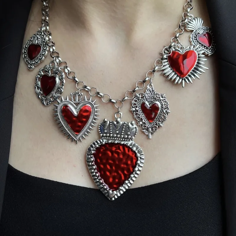 Elegant Heart-Shaped Pendant Necklace