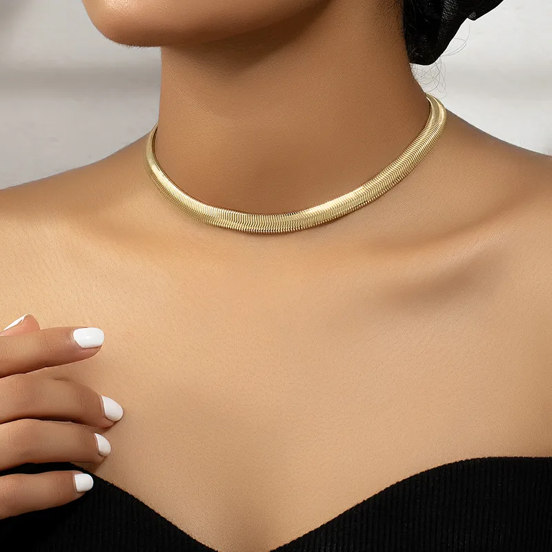 Elegant Gold-Tone Alloy Choker Necklace