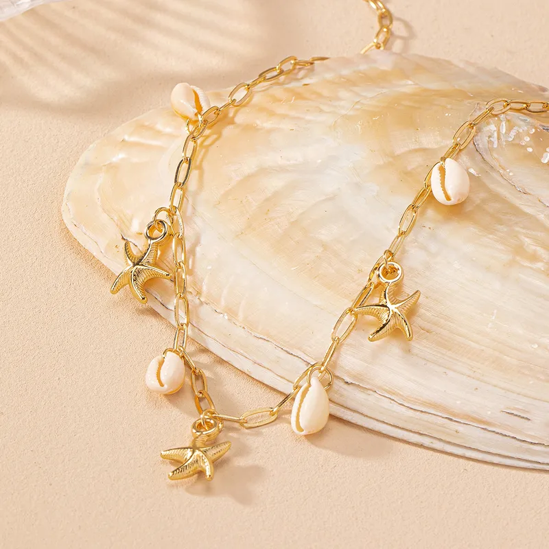 Stylish Marine-Inspired Gold-Tone Shell Necklace