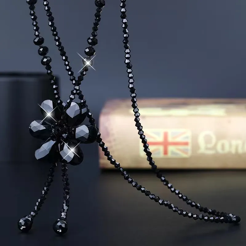 Artistic Flower Crystal Pendant Necklace