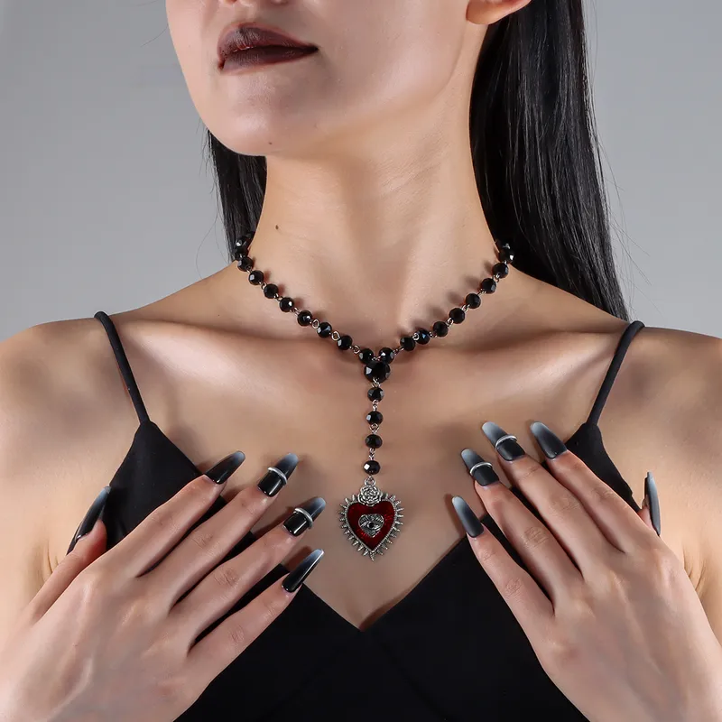 Gothic Retro Heart Pendant Necklace